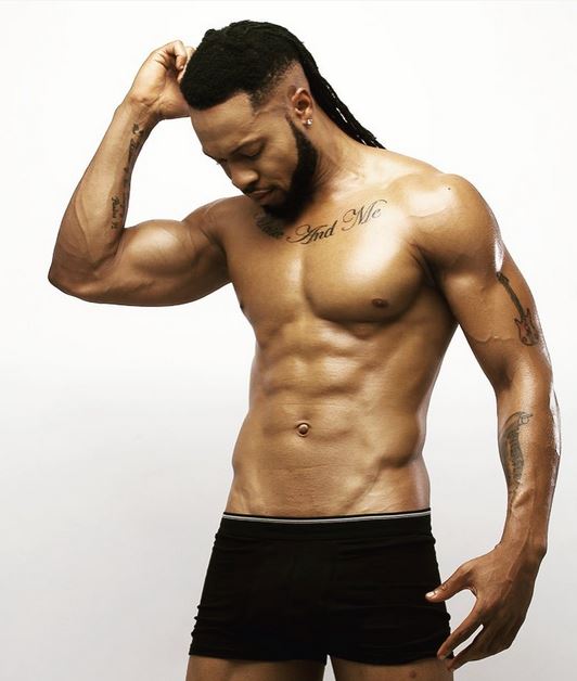 Chinedu Okoli better known by his stage name Flavour N'abania or simply Flavour started the new week by motivating his fans. He shared the photos with the caption: Your Monday motivation ??