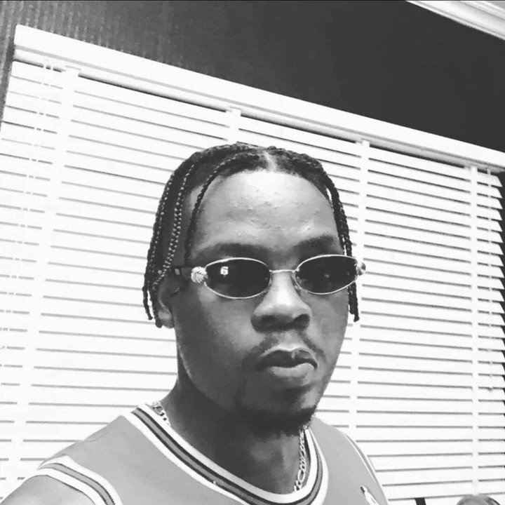 Olamides_New_Hairstyle_TrendysturvsBlog