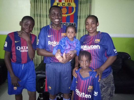 See-how-this-Nigerian-man-celebrated-Barcas-in-over-Chelsea-tsb.com.ng
