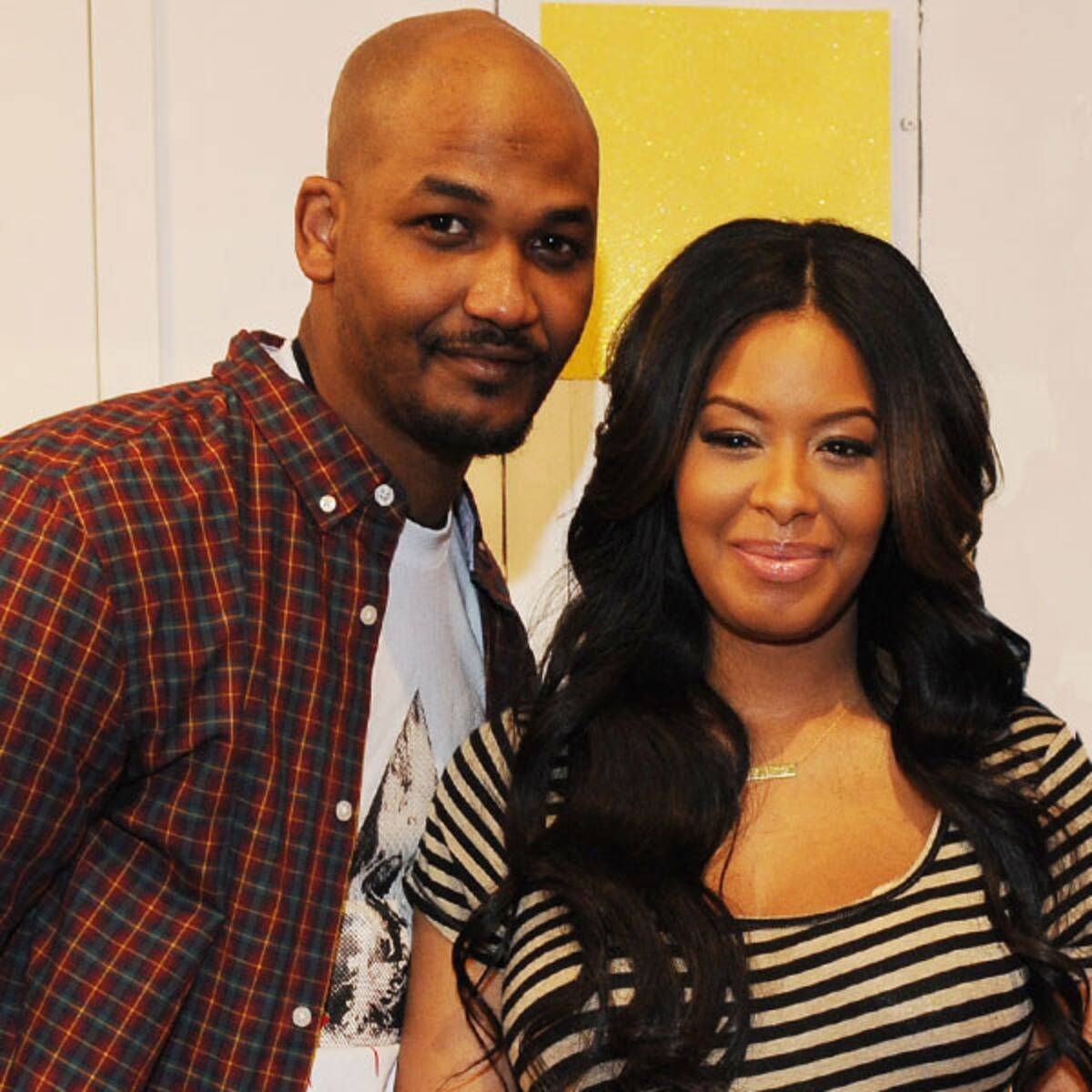 Is Vanessa Simmons married? 