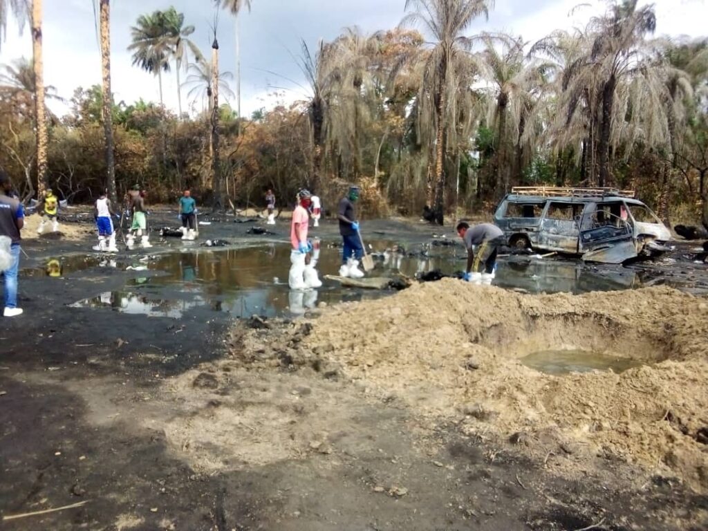 Imo State Govt Conducts Mass Burial For Victims Of Illegal Refinery