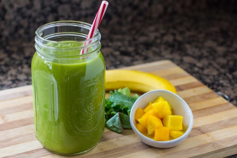 3 green smoothies that promote glowing skin