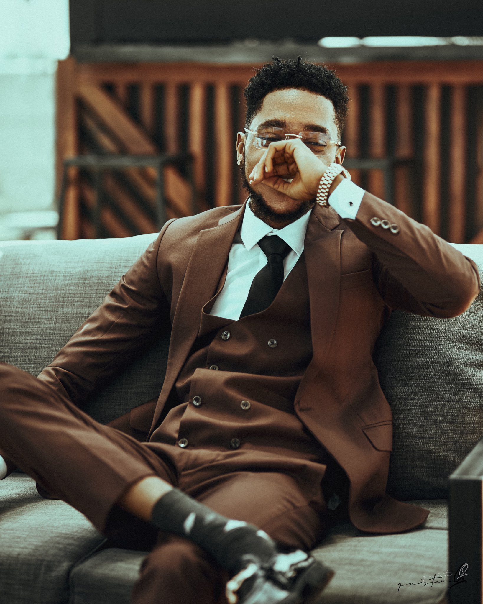 “Don't borrow money from women because it won't end well” Life Coach Shola issues warning to Nigerian men