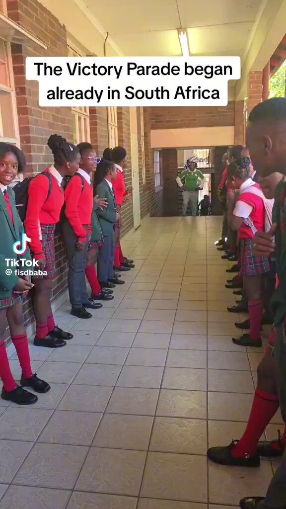 Nigerian teacher receives standing ovation from South Africa students after Super Eagles’ win (Video)