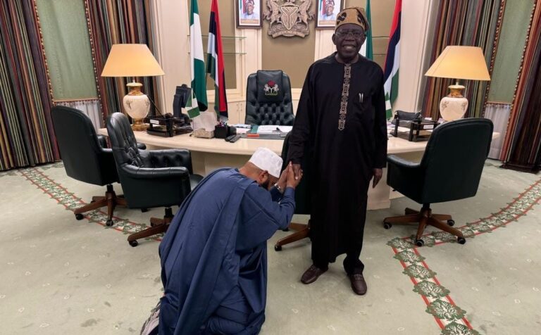 Niger state governor kneels to greet Tinubu at presidential villa (Photos)
