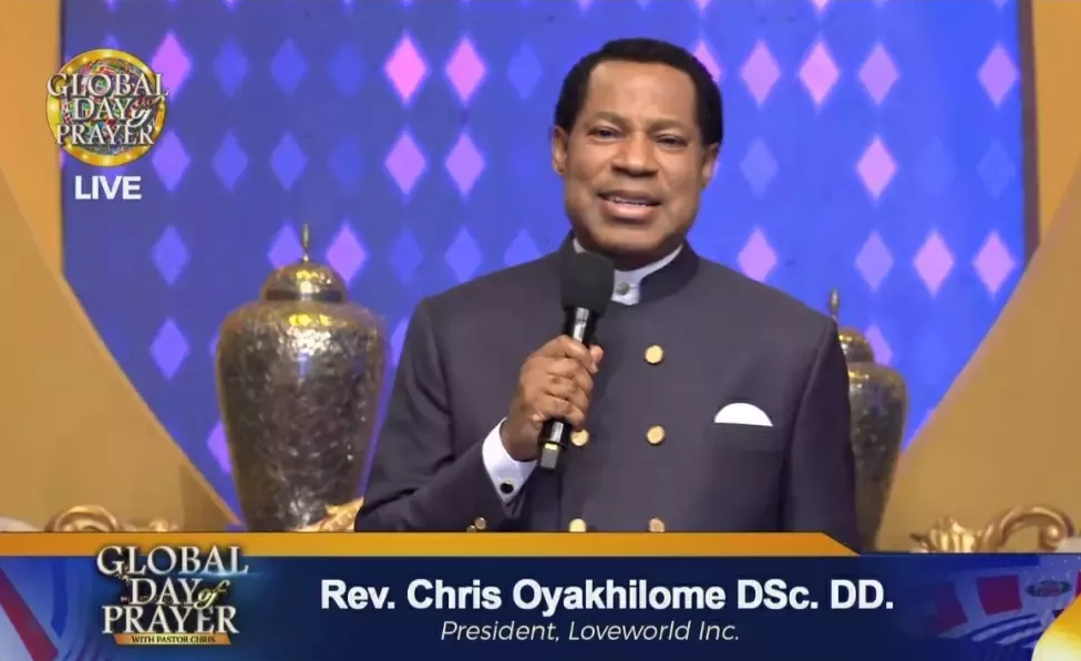 Nigerians calls on Pastor Chris Oyakhilome to bring back Mr. Ibu and Mohbad to life after claiming he has raised 50 people in the last one year (Video)