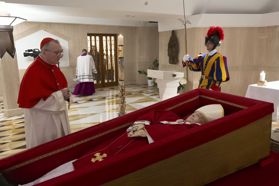 Why Popes were buried in 3 coffins with bag of coins